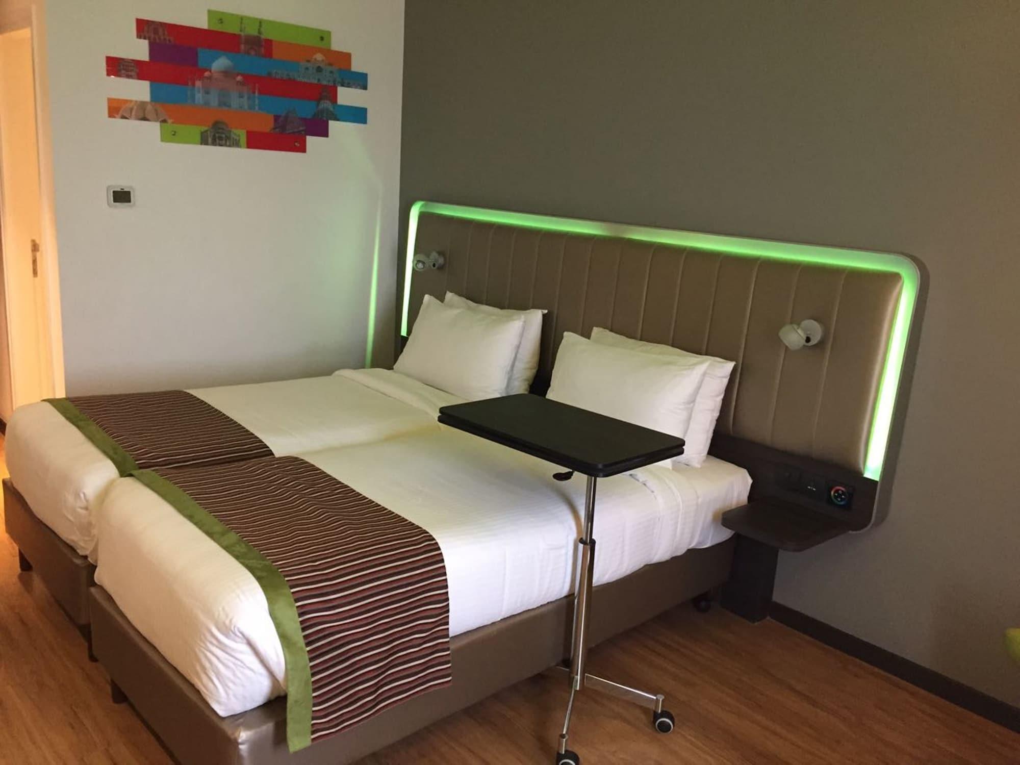 Park Inn By Radisson,South Delhi New Delhi Exterior foto A room at the hotel