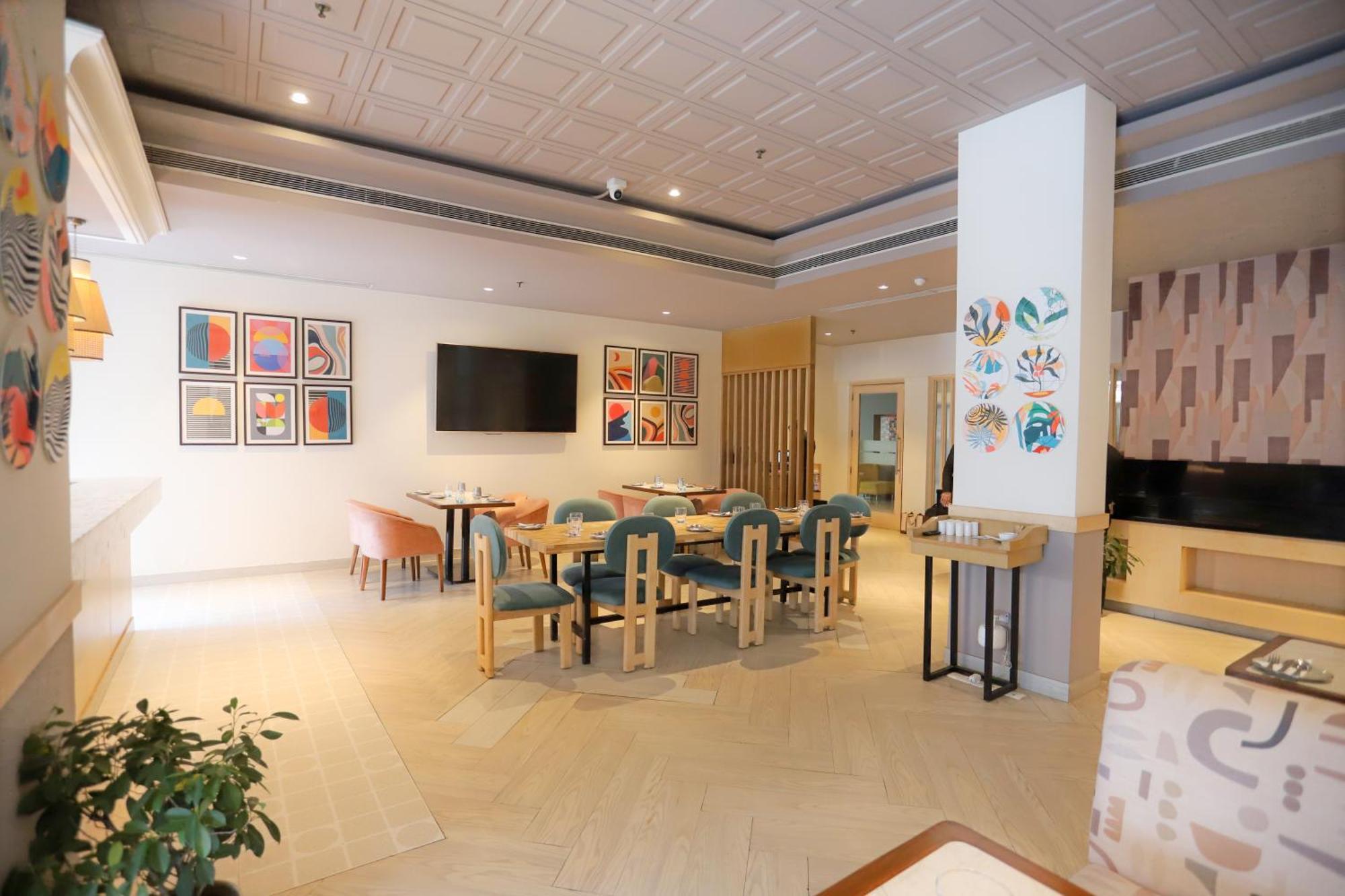 Park Inn By Radisson,South Delhi New Delhi Exterior foto The lobby of the hotel