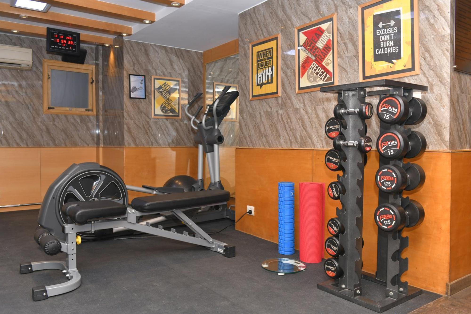 Park Inn By Radisson,South Delhi New Delhi Exterior foto A typical home gym