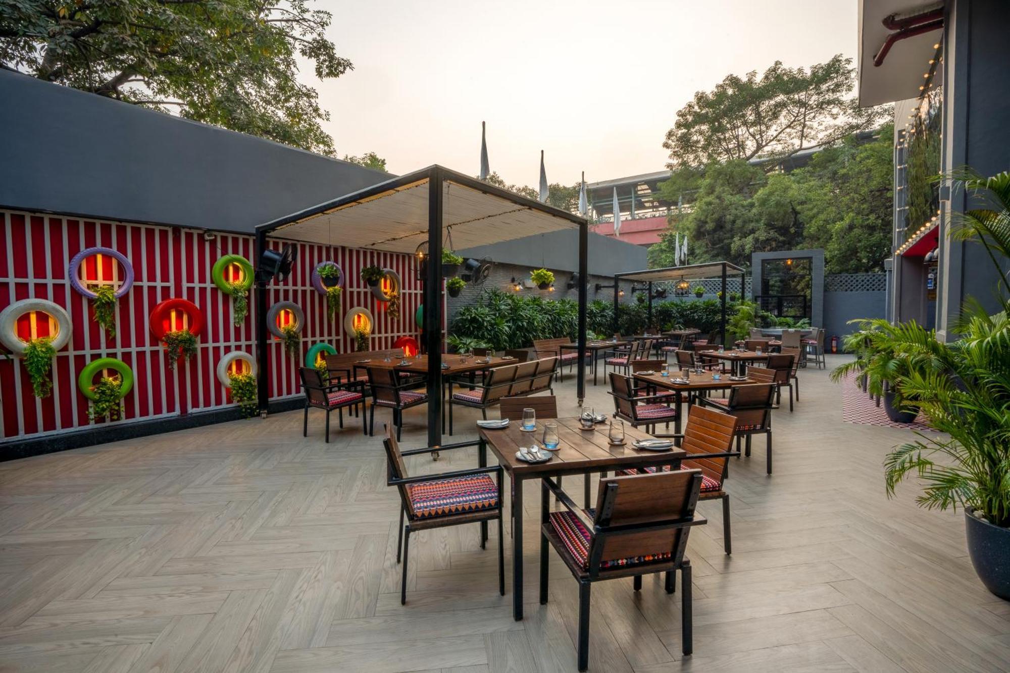 Park Inn By Radisson,South Delhi New Delhi Exterior foto The Terrace at The Park, New Delhi