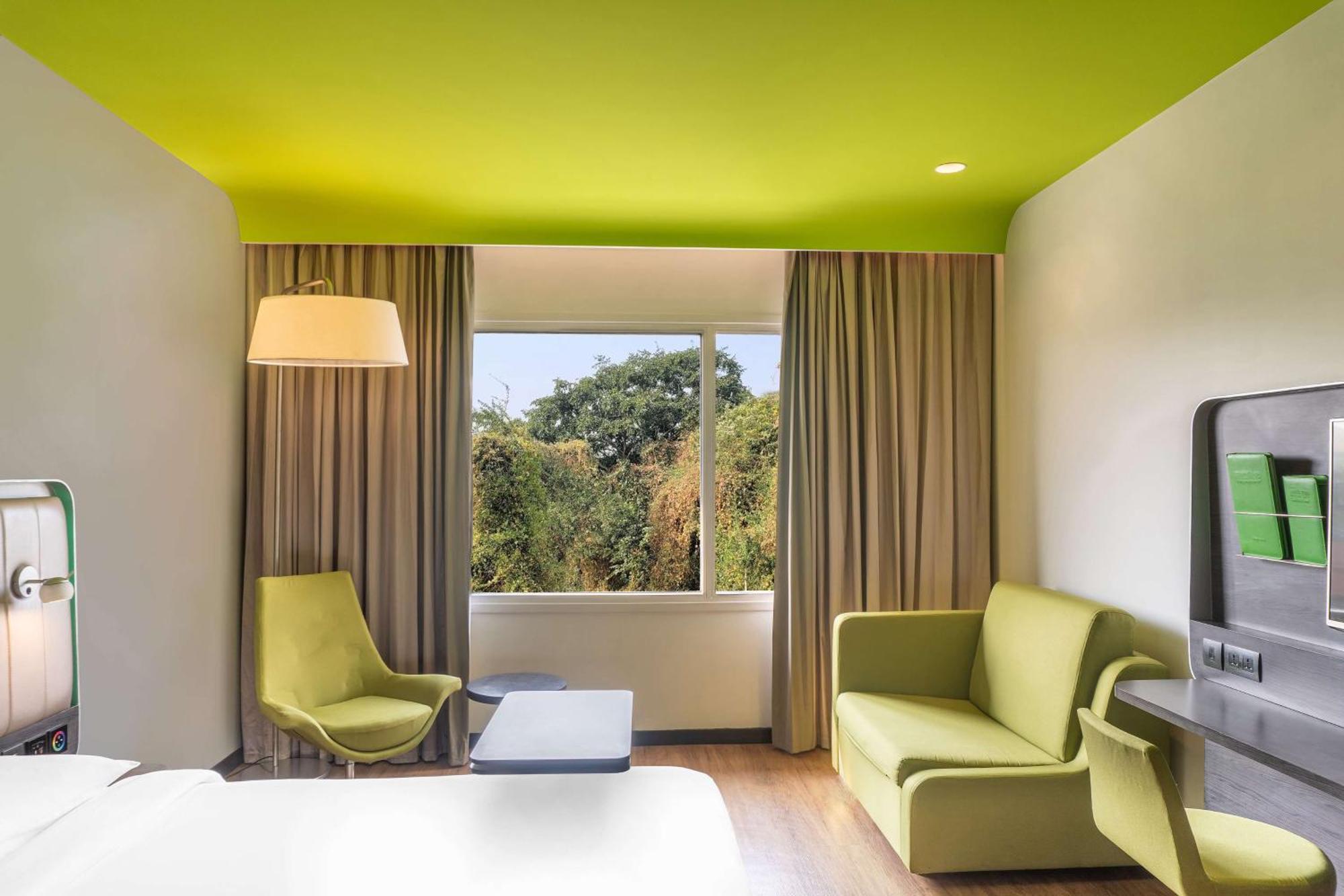 Park Inn By Radisson,South Delhi New Delhi Exterior foto A room at the hotel