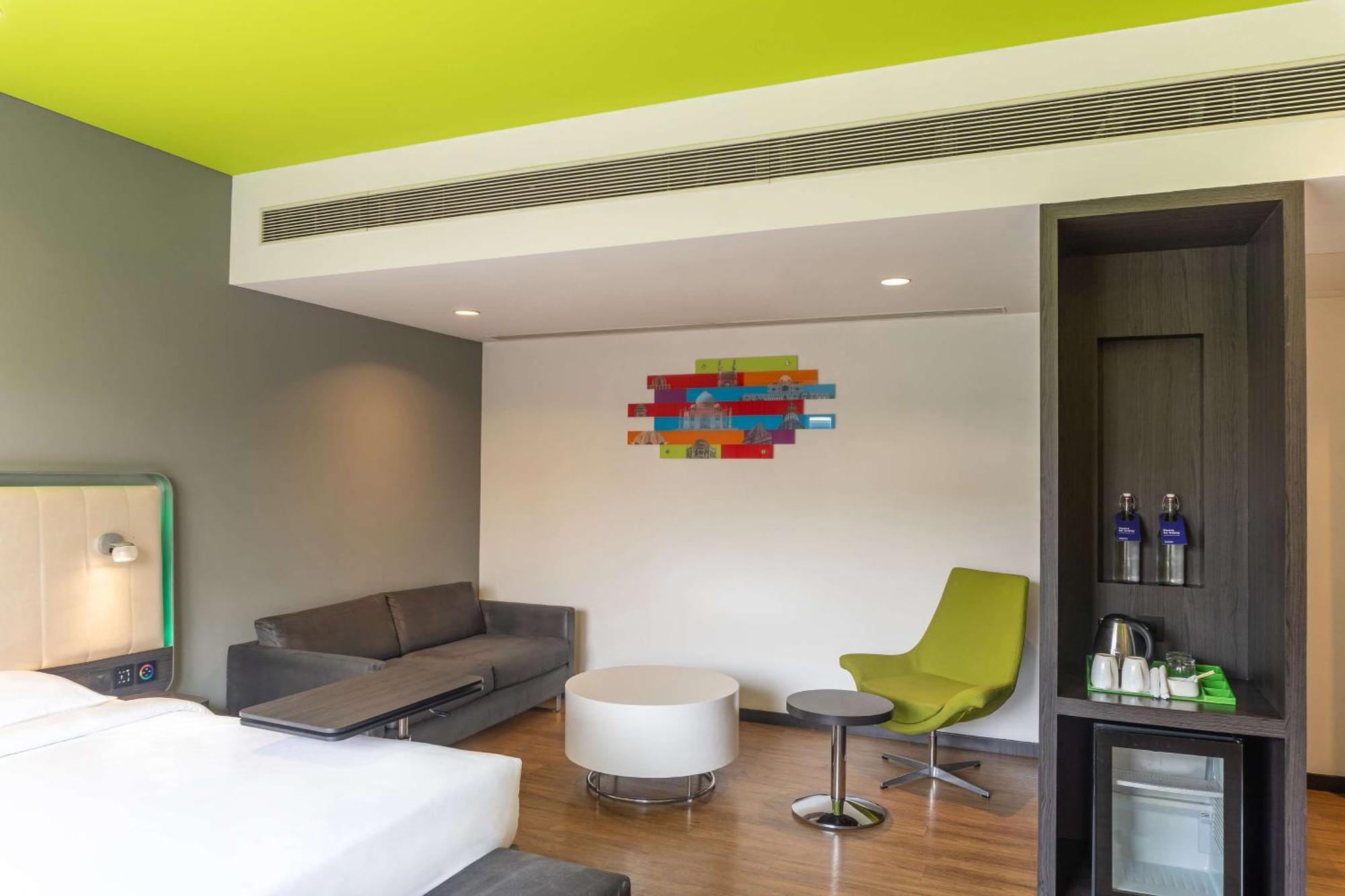 Park Inn By Radisson,South Delhi New Delhi Exterior foto A room at the hotel